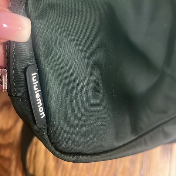 EUC Lululemon Legacy Green Everywhere Belt Bag 1L - Picture 6 of 11